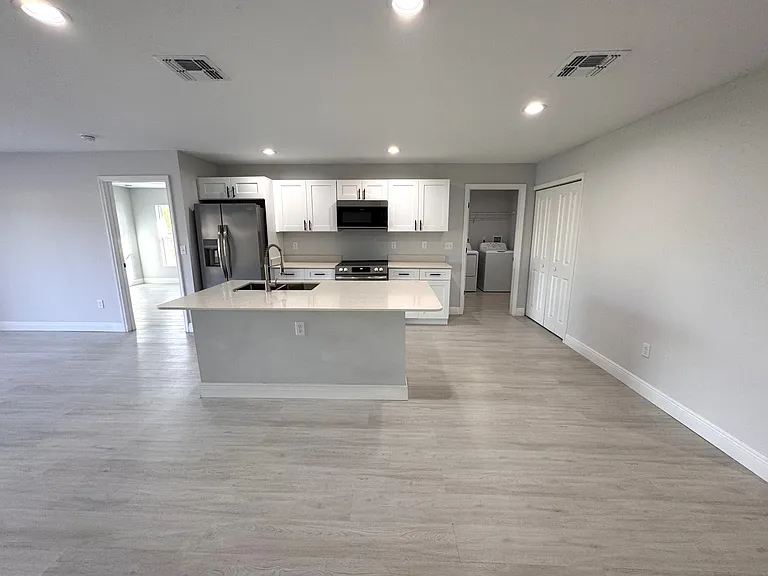 4100 Mendoza Ave — Photo 3