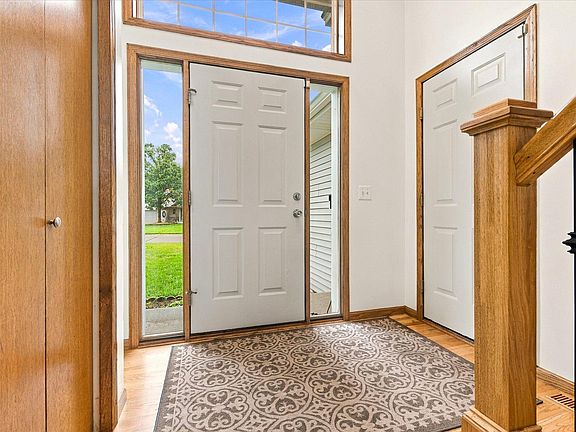 3rd image of 15740 Yellow Pine St NW