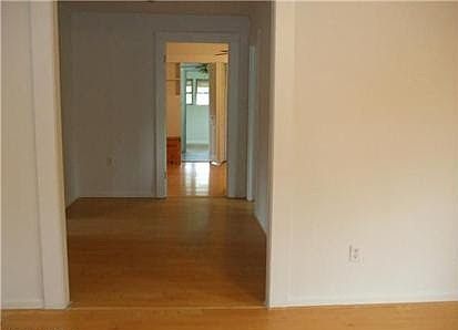 2nd image of 600 N 3rd Ave