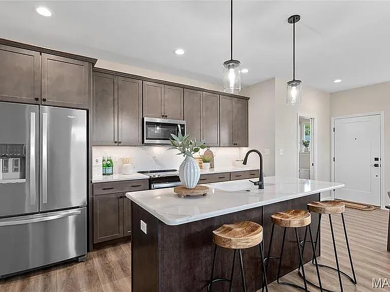44 Pheasant Ln — Photo 8