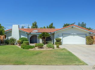 300 Glen Oaks Dr, Bakersfield, CA 93309
