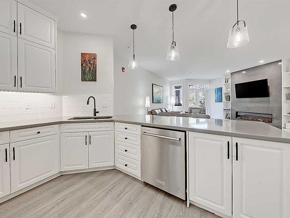 4th image of 2419 W Erlton Rd SW #402