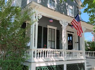 201 High St APT 2R, Bristol, RI 02809