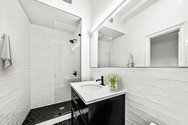 Rented by Vector New York, LLC | media 4