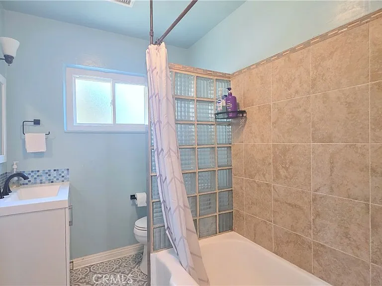 445 1/2 E Puente St — Photo 12
