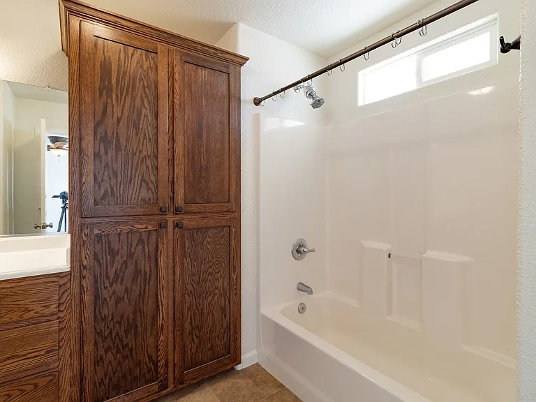 21148 Rosewood St — Photo 10