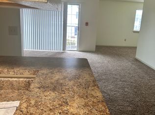 8810 S Wood Creek Dr APT 3, Oak Creek, WI 53154