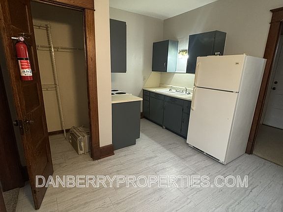 4th image of 717 N Union St #4