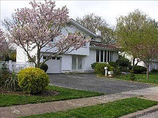 1st image of 33 Village Dr