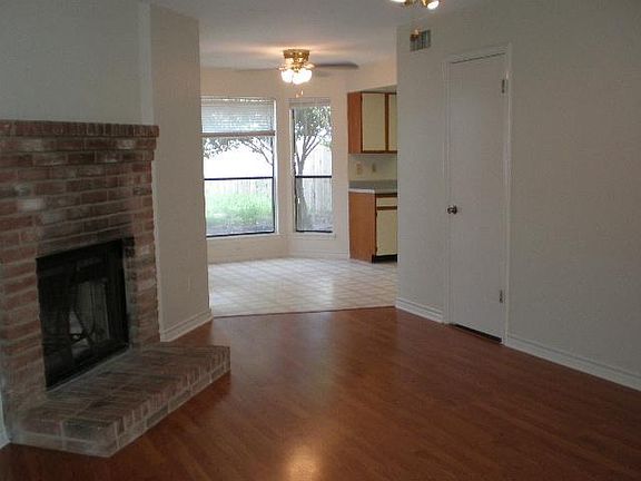 3rd image of 2620 Alcott Ln APT B