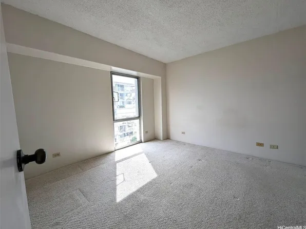 430 Keoniana St APT 609, Honolulu, HI 96815