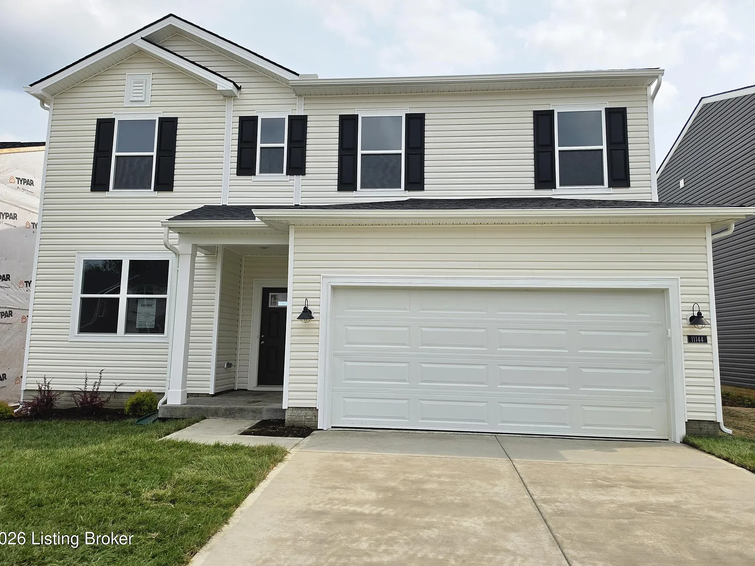 4 bed, 2.5 bath, 2265 sqft, $2,600 — Photo 2