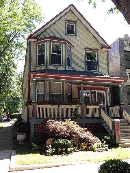 1st image of 2335 W Cullom Ave #1