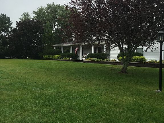 Large front and back yard 