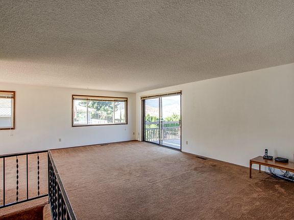 5th image of 810 N Ladd Ave