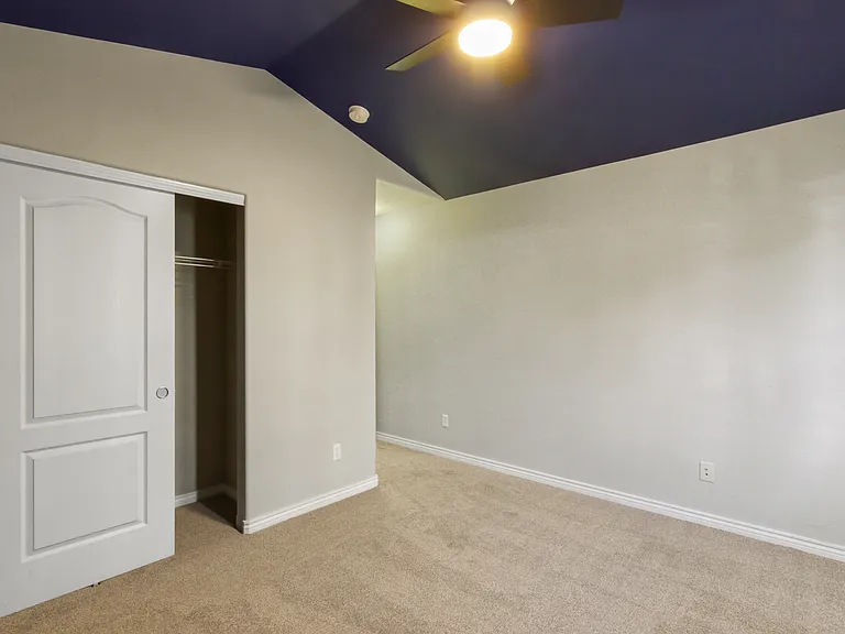 5552 W 29th St #4112-1 — Photo 7
