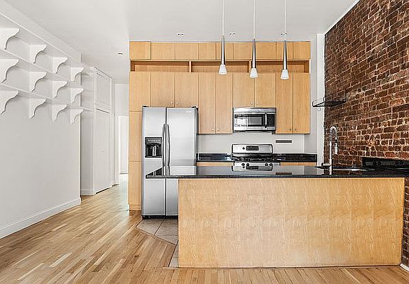 4th image of 442 16th St APT 1