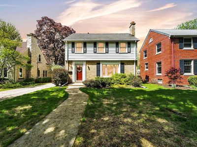 2571 North 83rd STREET, Wauwatosa, WI, 53213