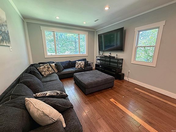 3rd image of 1501 Fox Run Dr