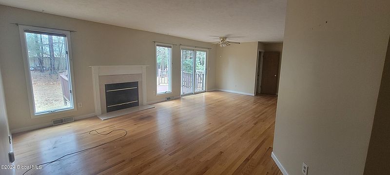 5th image of 461 Franklin Street