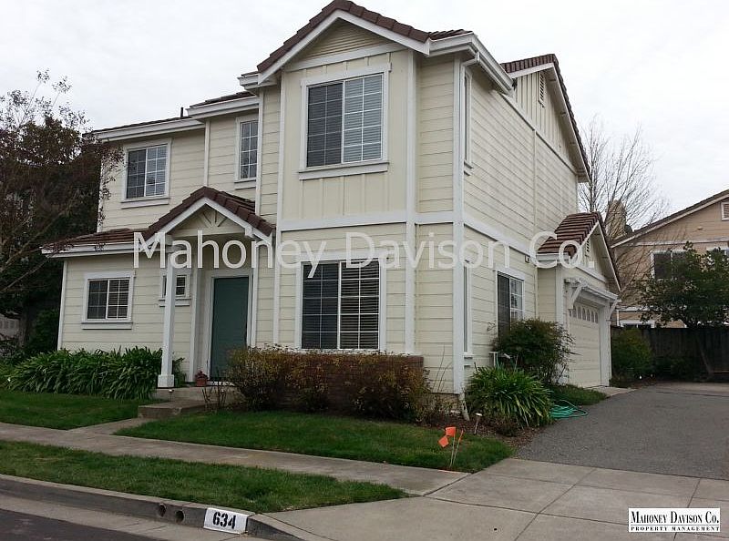 1st image of 634 Searles Way