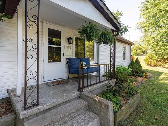 3rd image of 635 Charles Rd