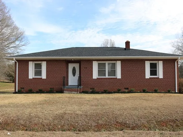 1415 McCormick Hwy, Greenwood, SC 29646