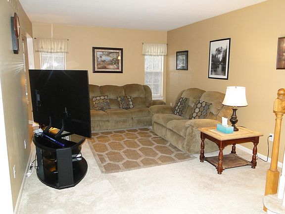 3rd image of 8656 Ironwood Dr