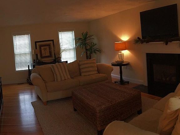 4th image of 346 Olivia Dr