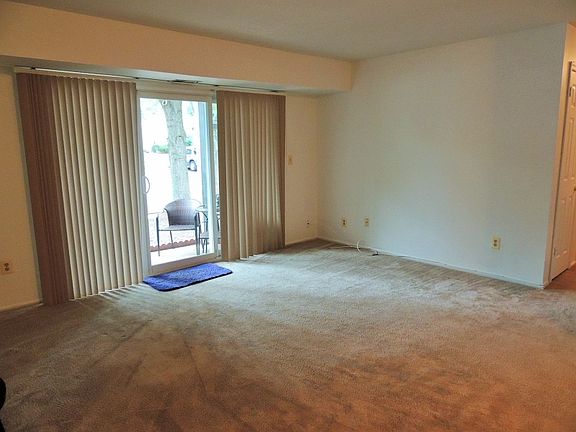 3rd image of 81 Haverhill Pl #81