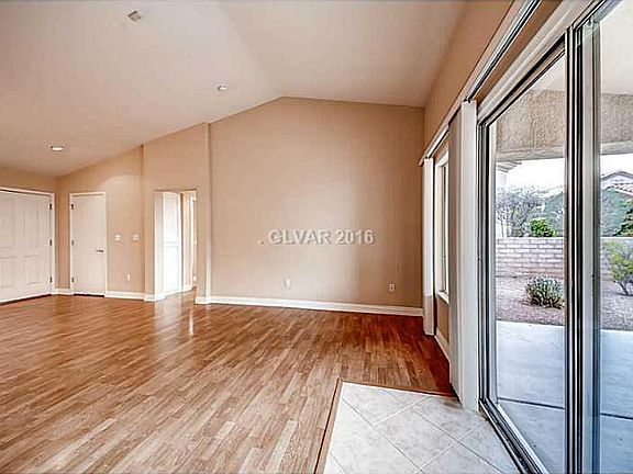 4th image of 10200 Crescent Creek Dr
