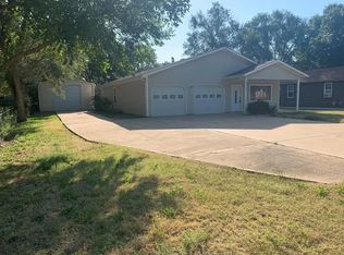 1310 N 3rd St, Salina, KS 67401