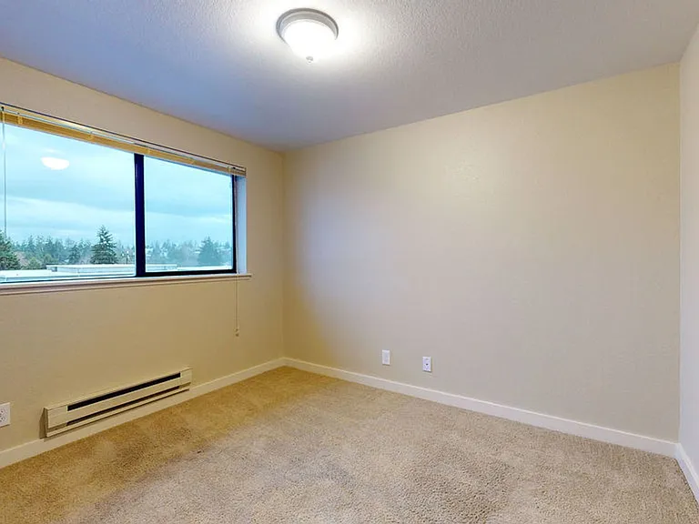 Newland Apartments — Photo 20