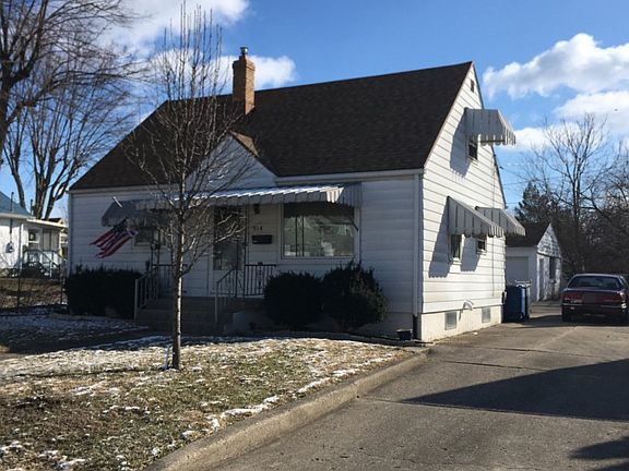 3rd image of 914 Shedborne Ave
