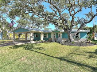 112 N 6th St, Fulton, TX 78358