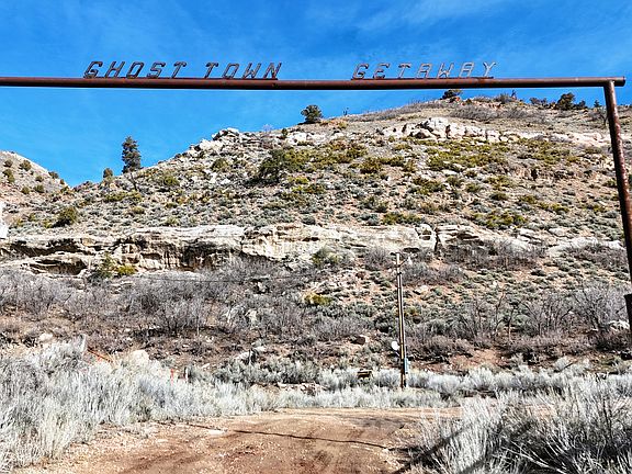 3rd image of 7500 Spring Canyon Rd