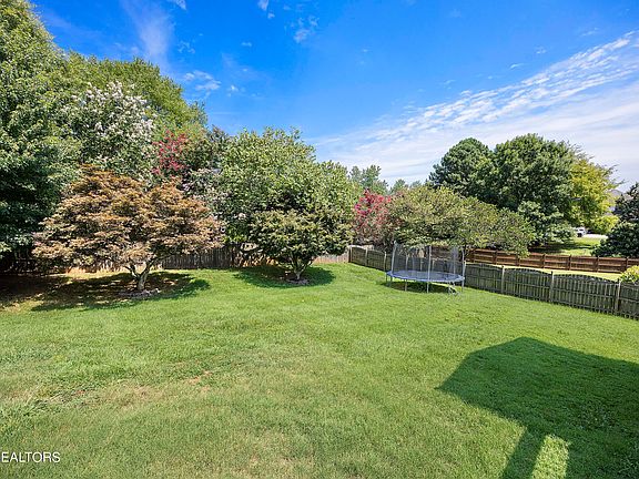 3rd image of 1207 Harper Pl