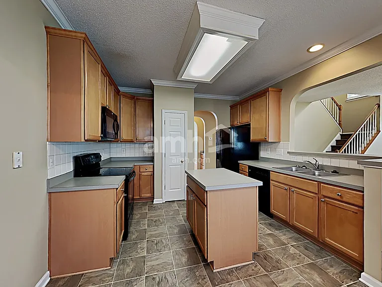 3501 Lownwood Way — Photo 3