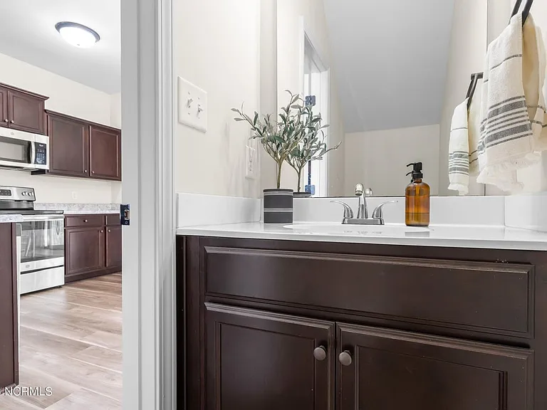 302 Justice Farm Dr — Photo 13