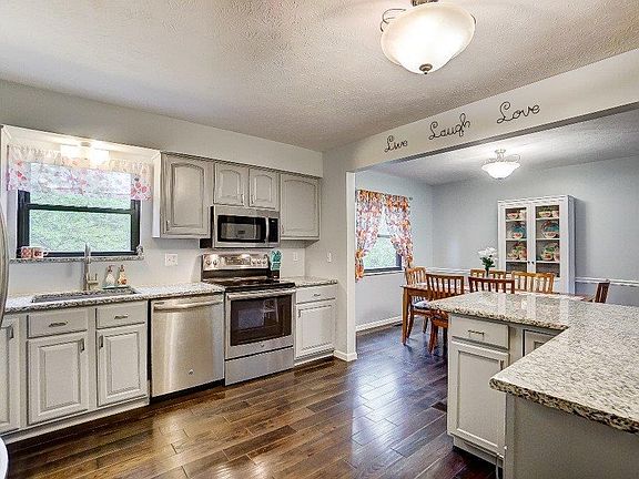 5th image of 7893 Red Fox Dr