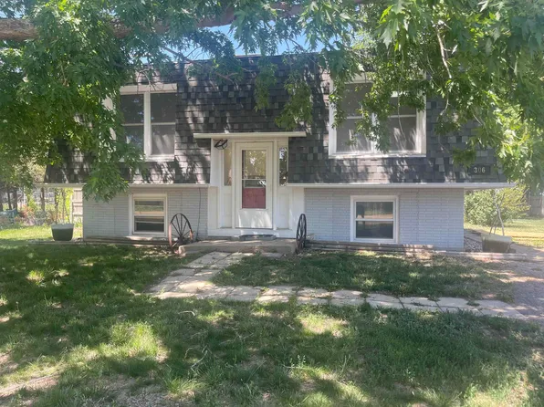 306 W 13th St, Juniata, NE 68955