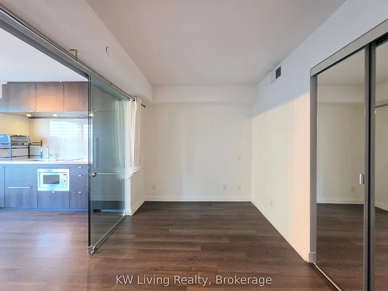 155 Yorkville Ave #905 — Photo 8