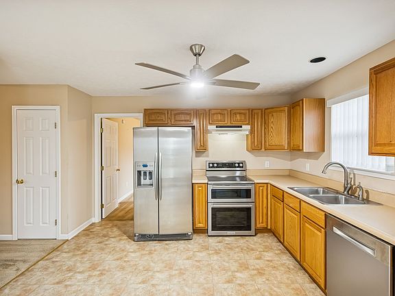 3rd image of 413 Anthony Branch Dr