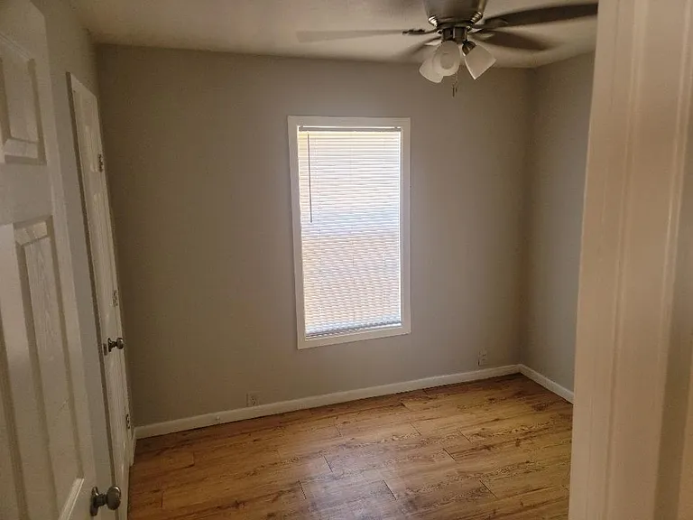 518 Military Dr — Photo 3
