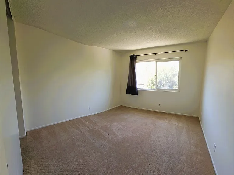4442 E Addington Dr — Photo 10