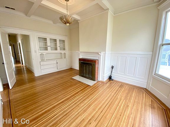 3rd image of 2682 Sacramento St