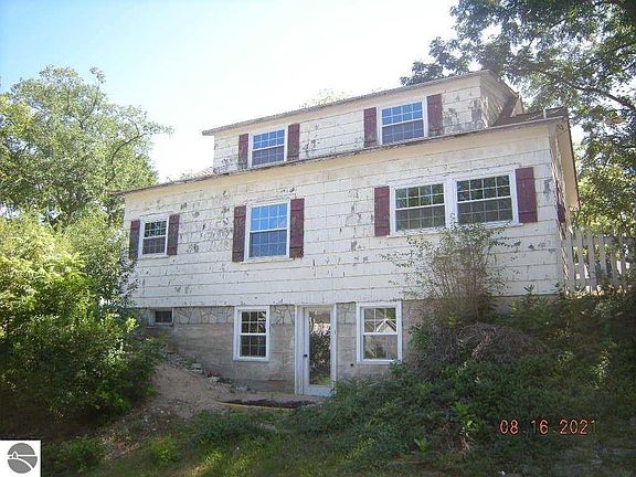 4th image of 1405 Arnold Ct