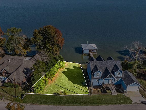 2nd image of 592 Lakefront Dr