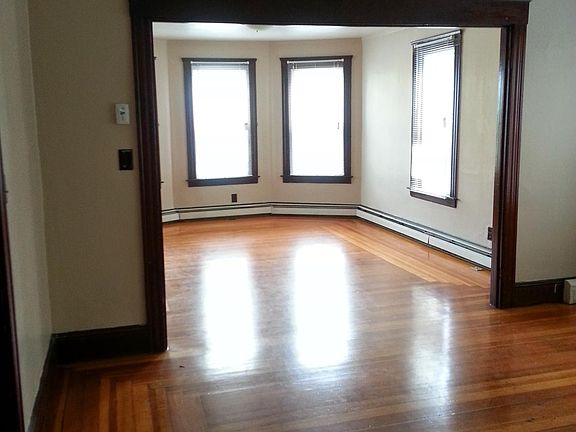 3rd image of 61 Halsey St #1