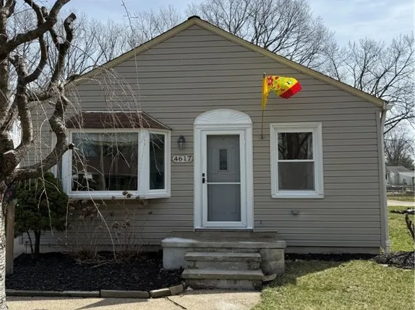 4617 Selhurst Rd, North Olmsted, OH 44070